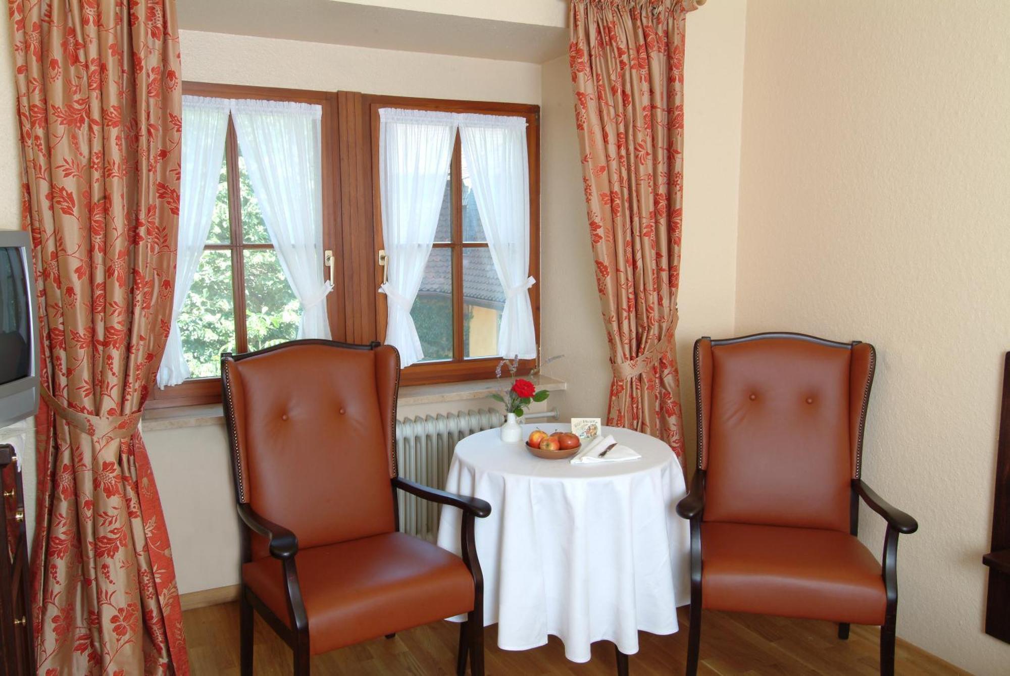 Hotel Leicht Biebelried エクステリア 写真