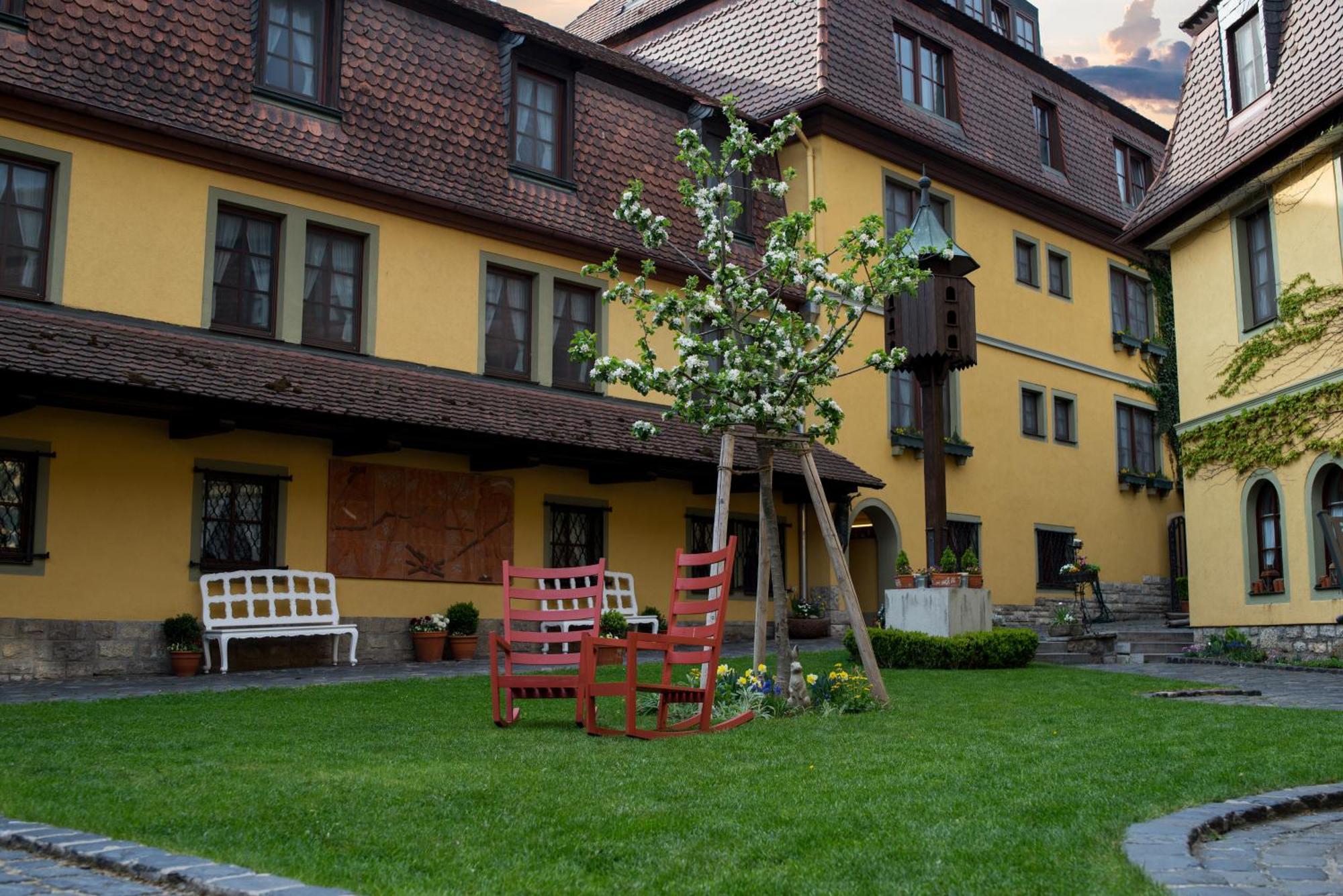 Hotel Leicht Biebelried エクステリア 写真