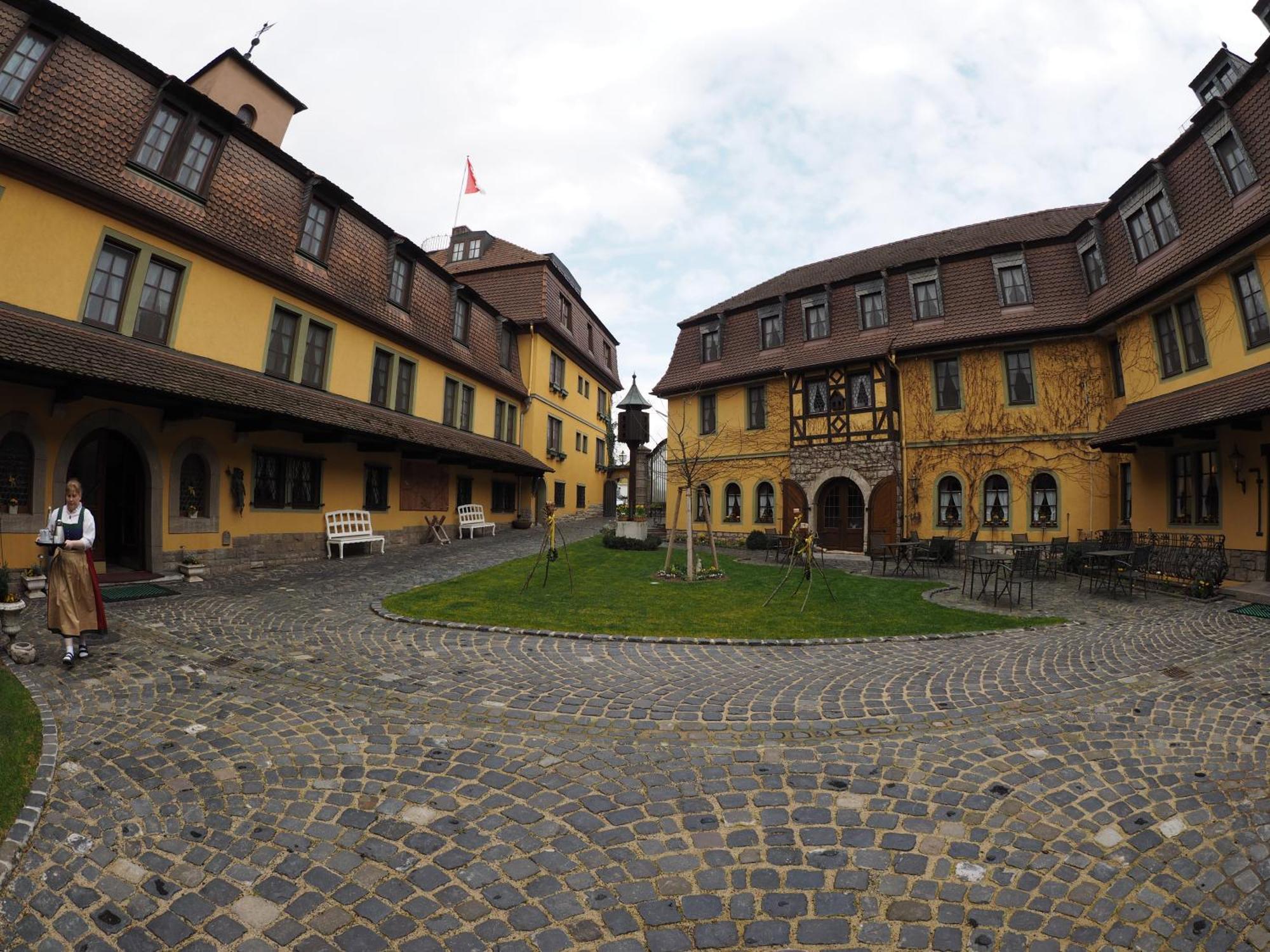Hotel Leicht Biebelried エクステリア 写真