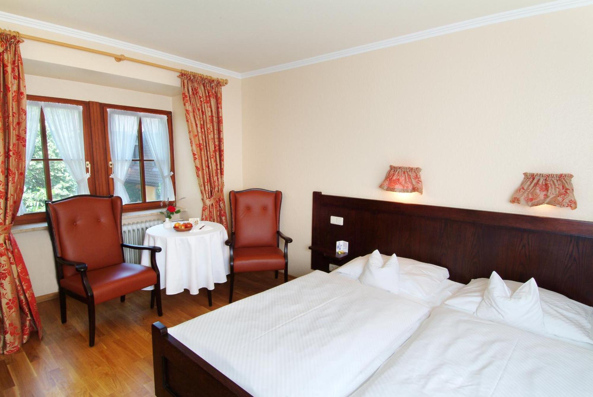Hotel Leicht Biebelried エクステリア 写真