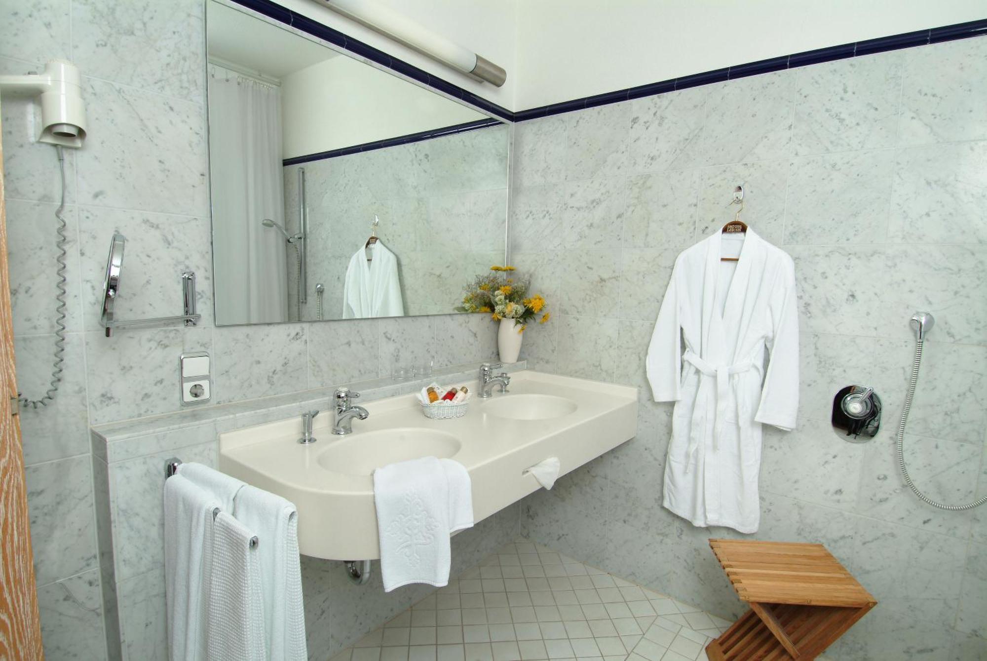 Hotel Leicht Biebelried エクステリア 写真