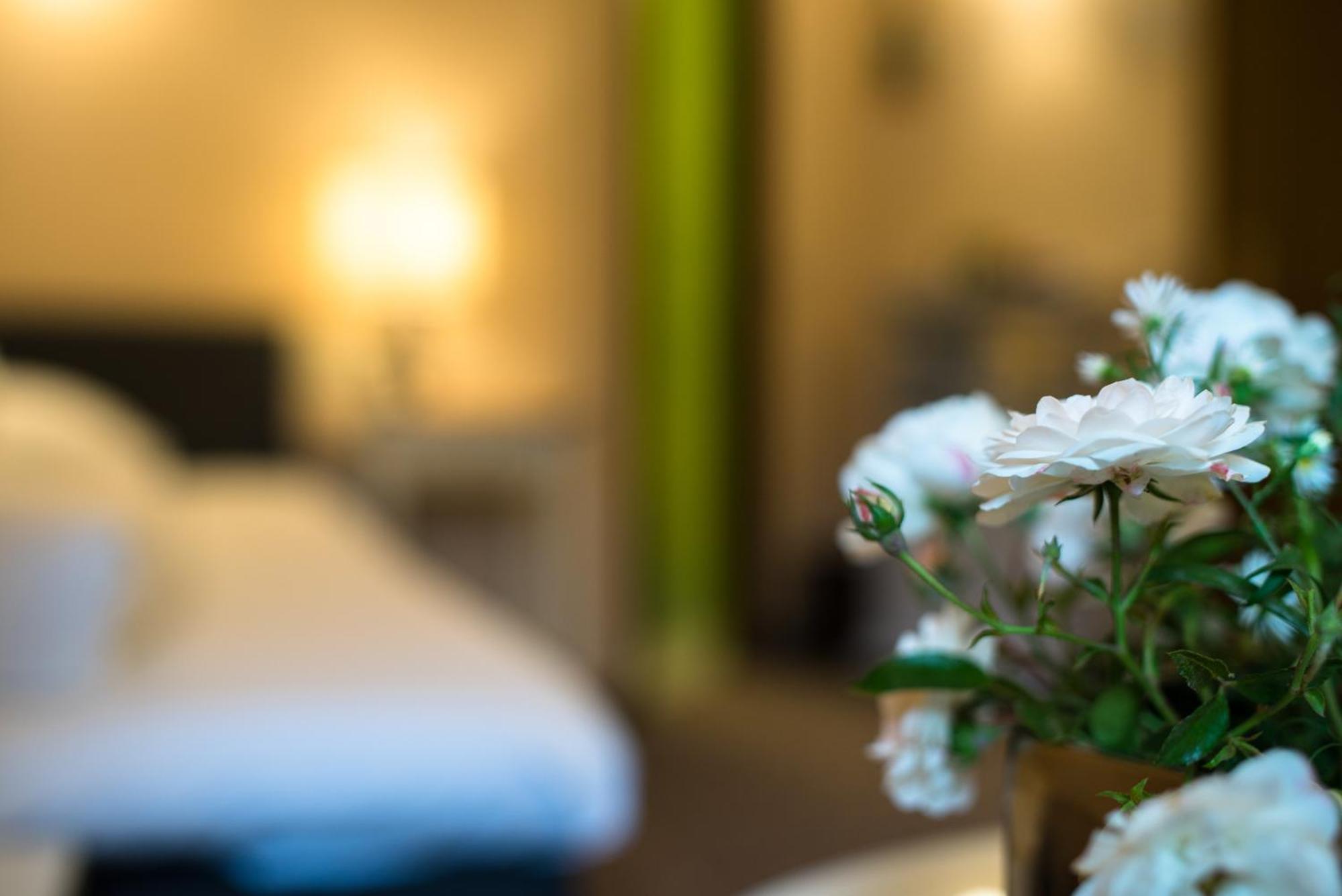 Hotel Leicht Biebelried エクステリア 写真